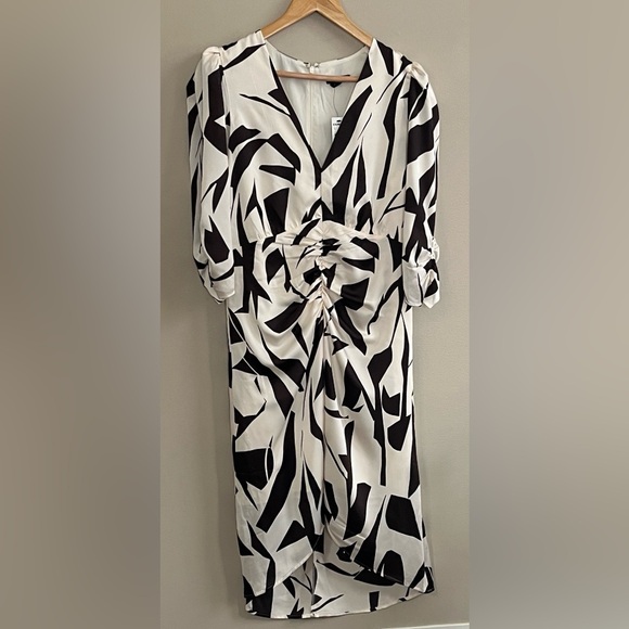 Express Dresses & Skirts - Express Abstract Print Black White Synched waist V neck dress size large
